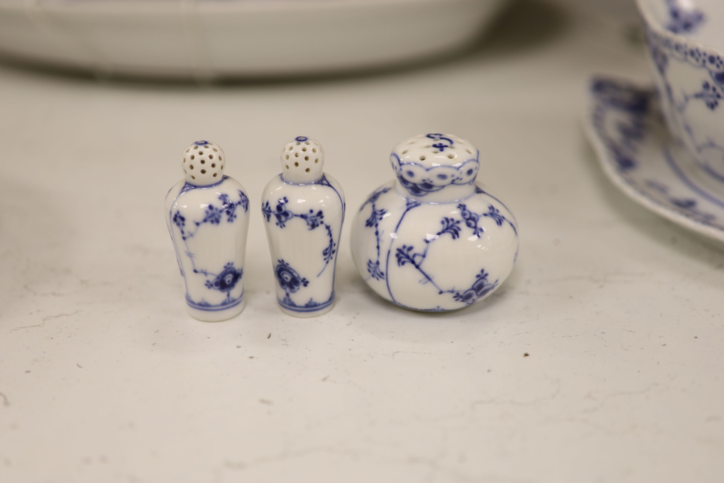 A Royal Copenhagen onion pattern part dinner service